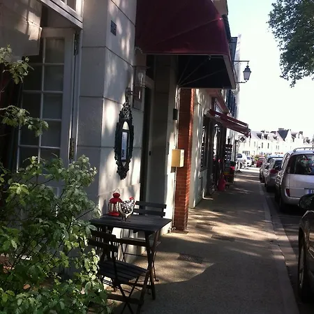 Les Remp'arts ホテル 2*