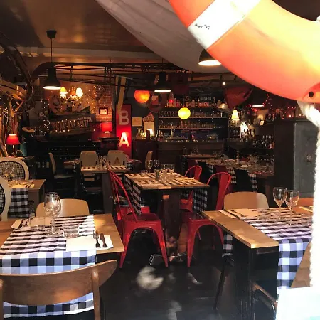 Les Remp'arts ホテル 2*